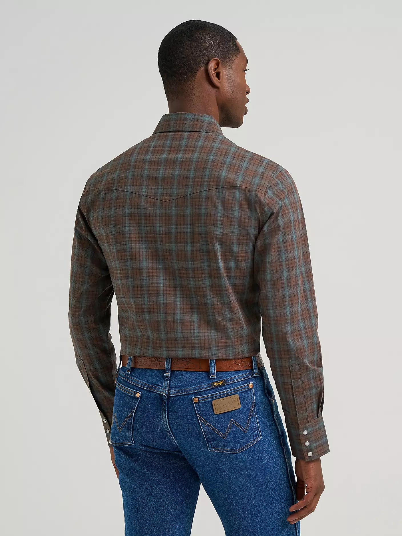 Wrangler Men's Wrinkle Resist Long Sleeve Western Snap Plaid Shirt in Weathered Teal