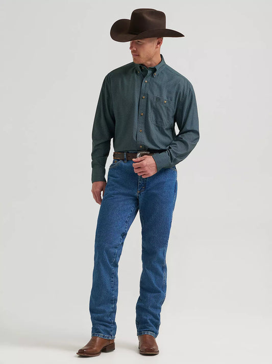 Wrangler® George Strait™ Performance Button Down Shirt in Dark Forest