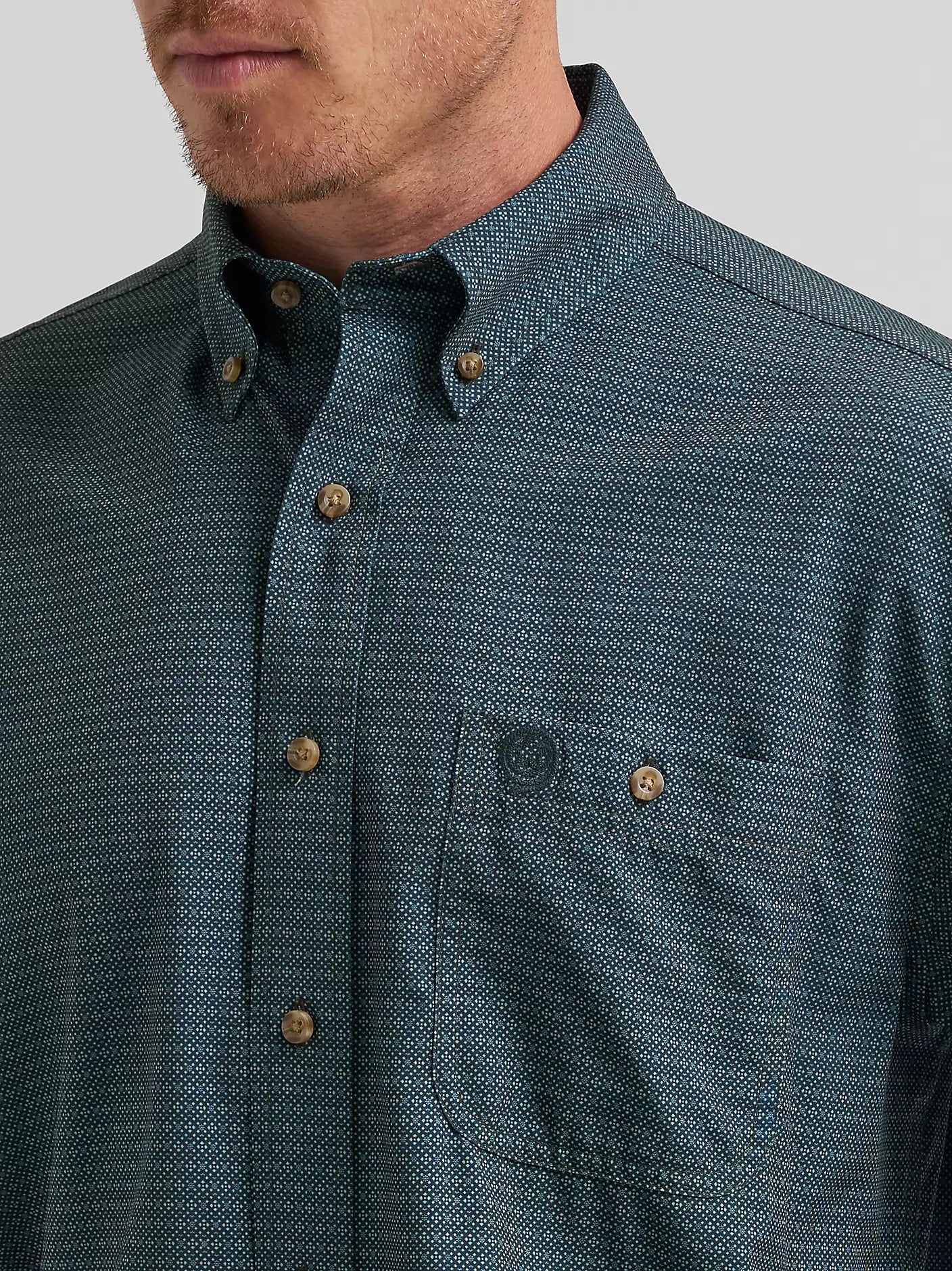 Wrangler® George Strait™ Performance Button Down Shirt in Dark Forest