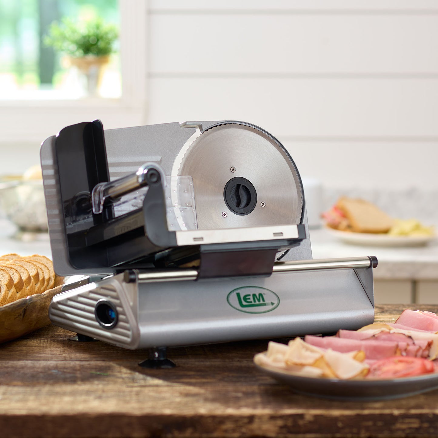 Meat Slicer With 7 ½" Blade
