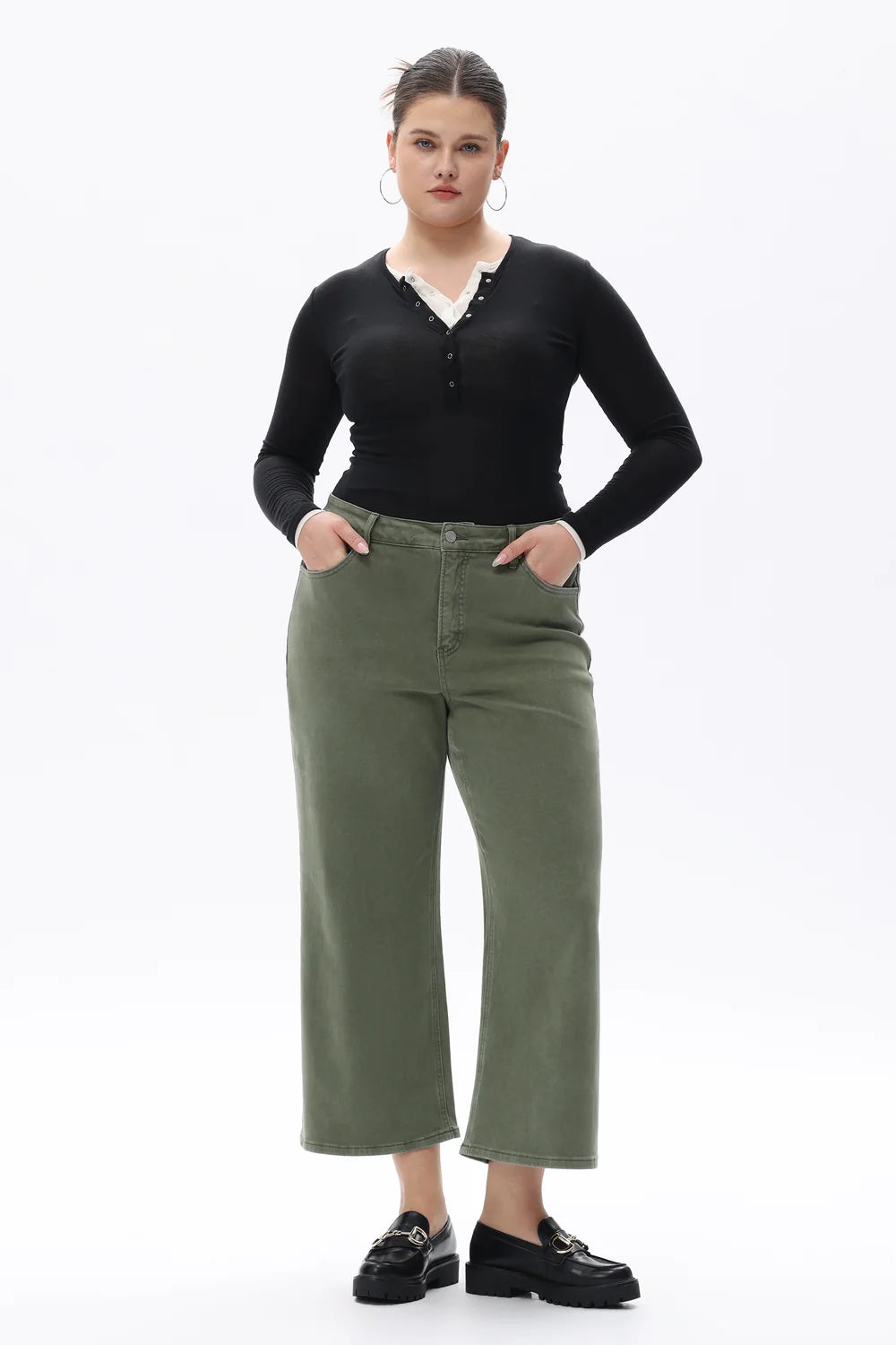 Bayeas Mid Rise Relaxed Cropped Straight Leg Pants in Green
