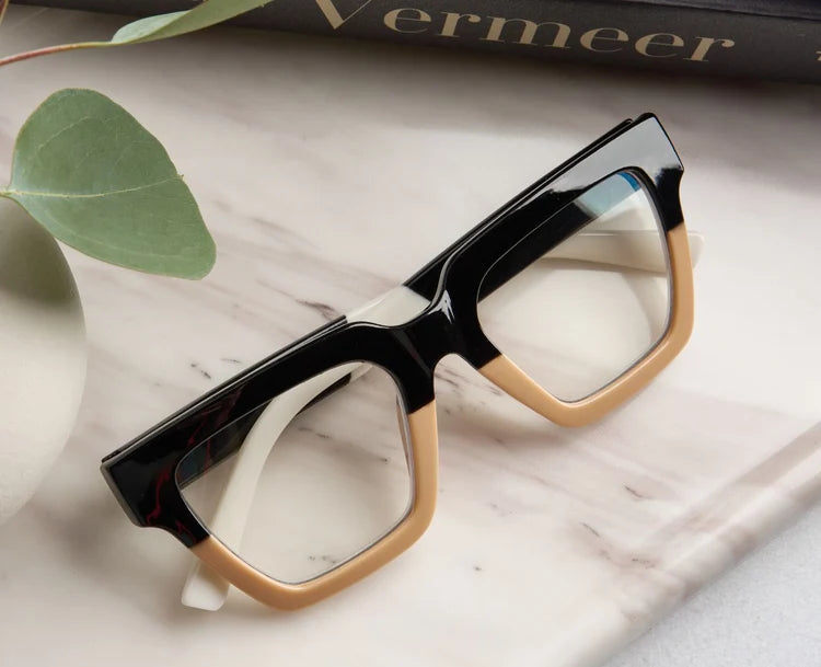 Peepers Take a Bow Black/Tan Reading Glasses