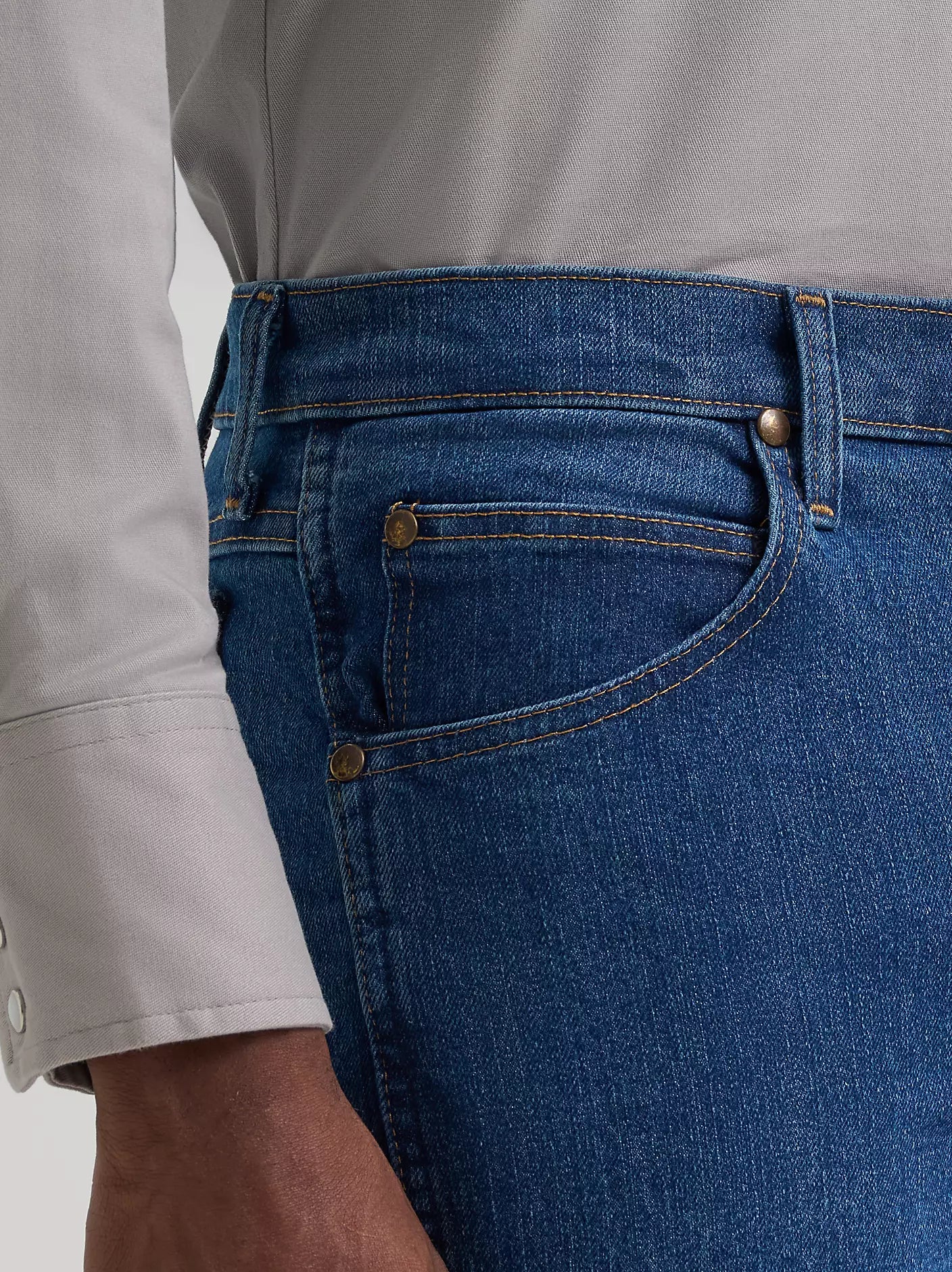 Wrangler Premium Performance Advanced Comfort Cowboy Cut® Slim Fit Jean in MS Wash
