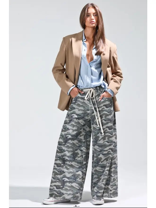 NoaBoa Wide Camo Pants