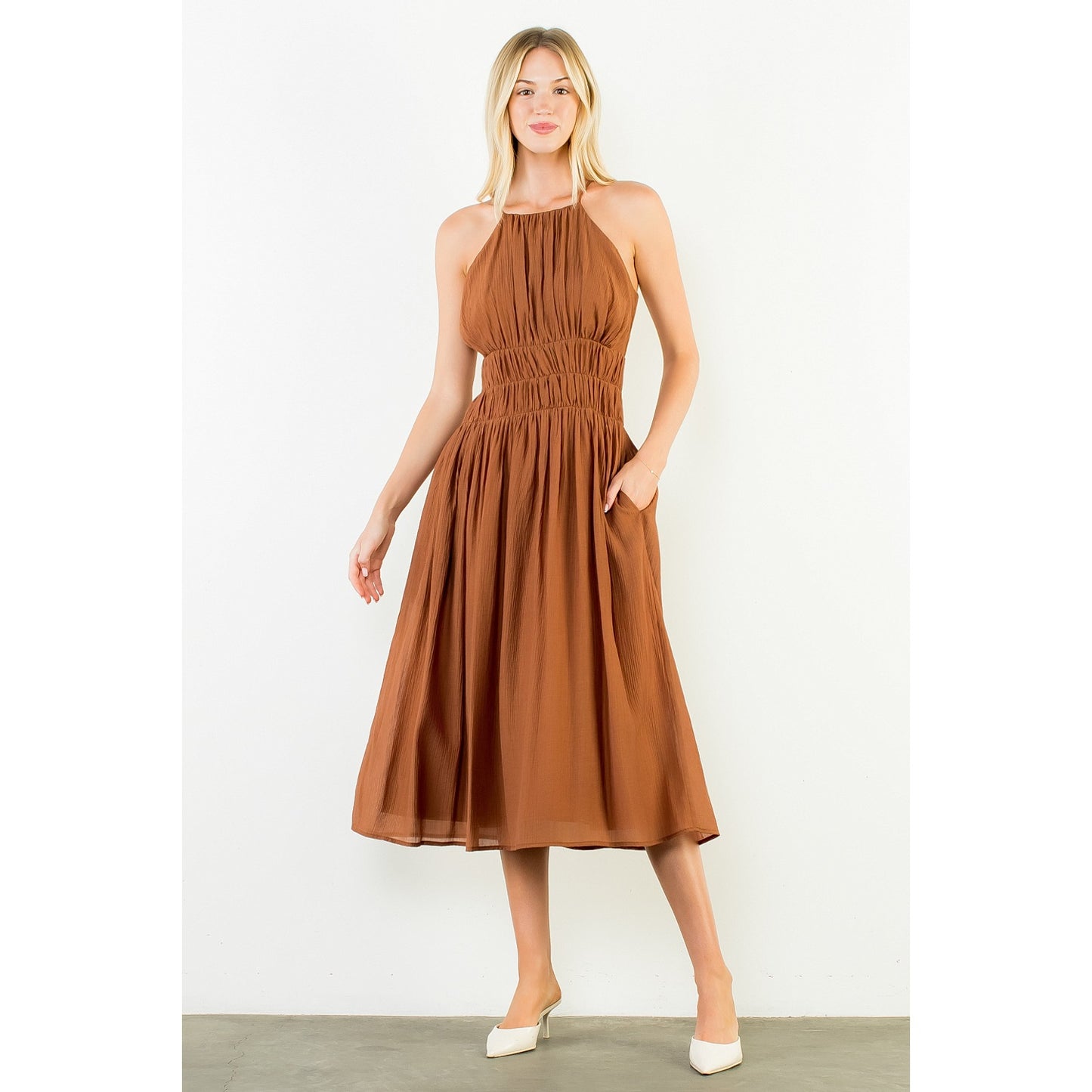 Sleeveless Crinkled Midi Dress in Brown
