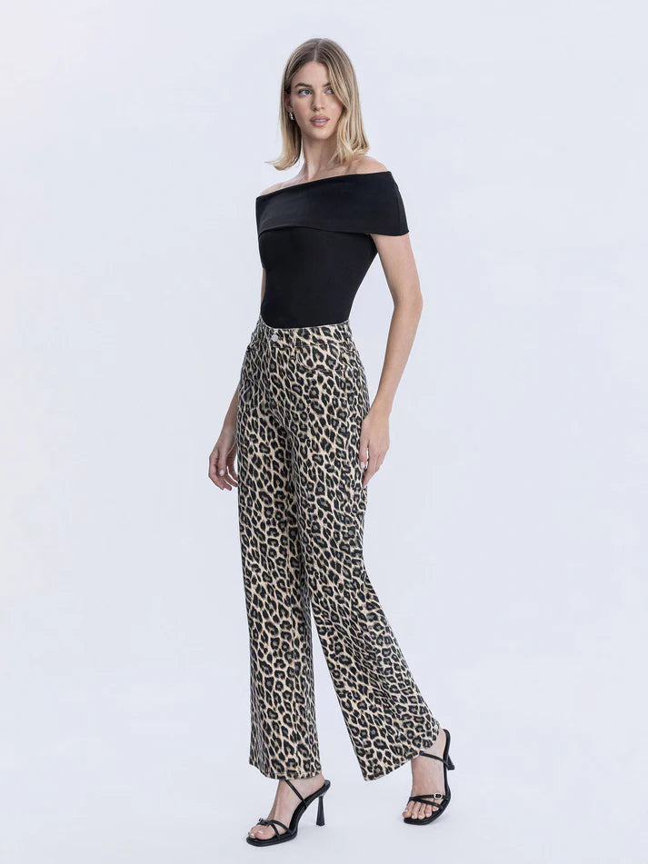 Vervet Super High Rise Wide Leg Jean in Leopard
