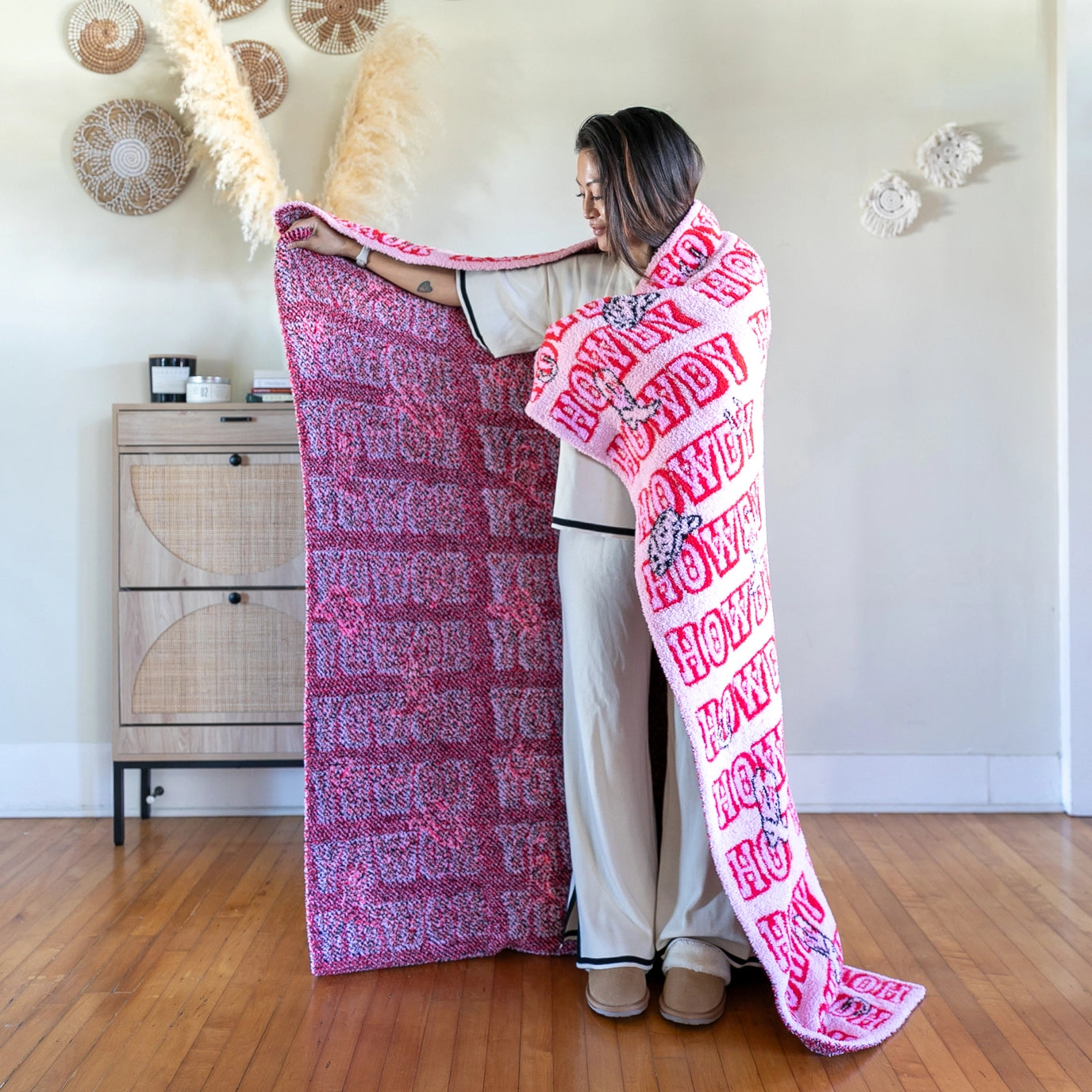 Pink "Howdy" Throw Blanket