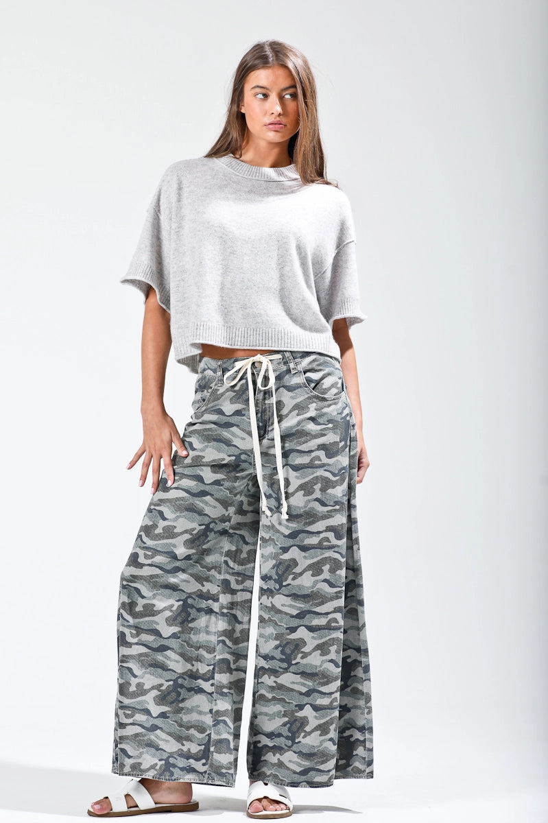 NoaBoa Wide Camo Pants