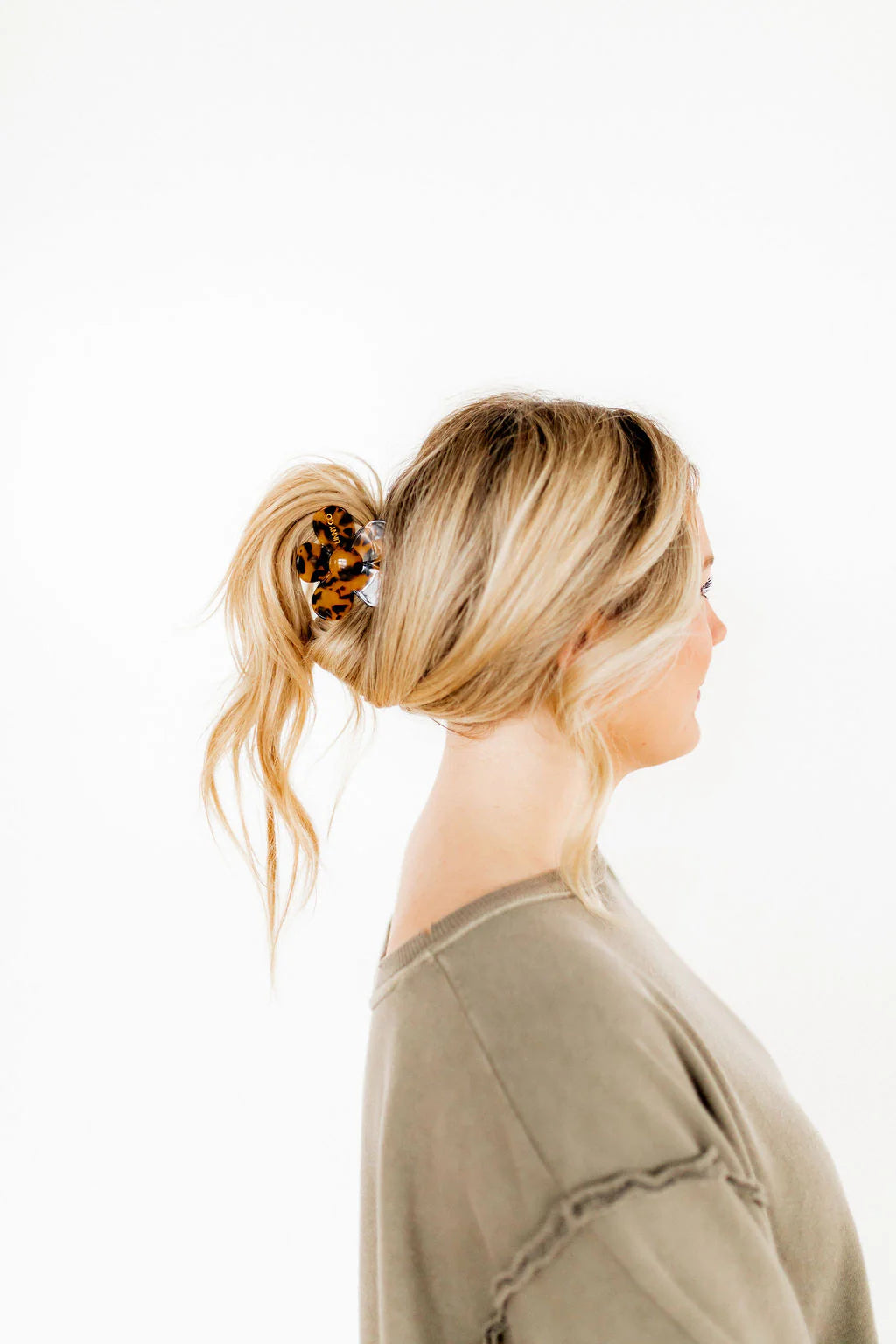 Linny Co Gigi Brown Tortoise Flower Hair Clip