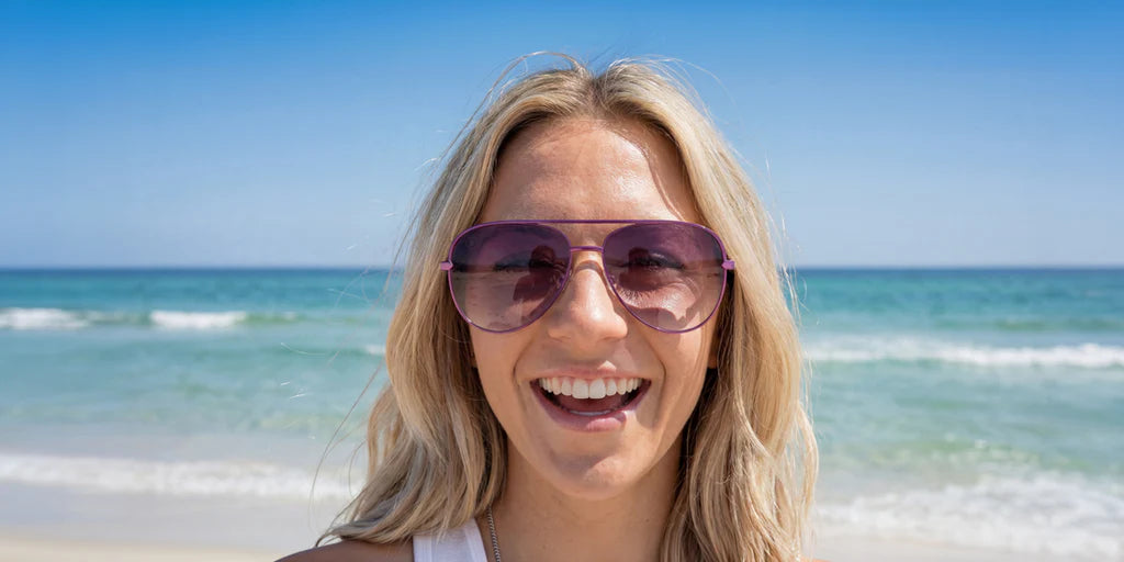 Blenders Berry Loud Shadow Sunglasses