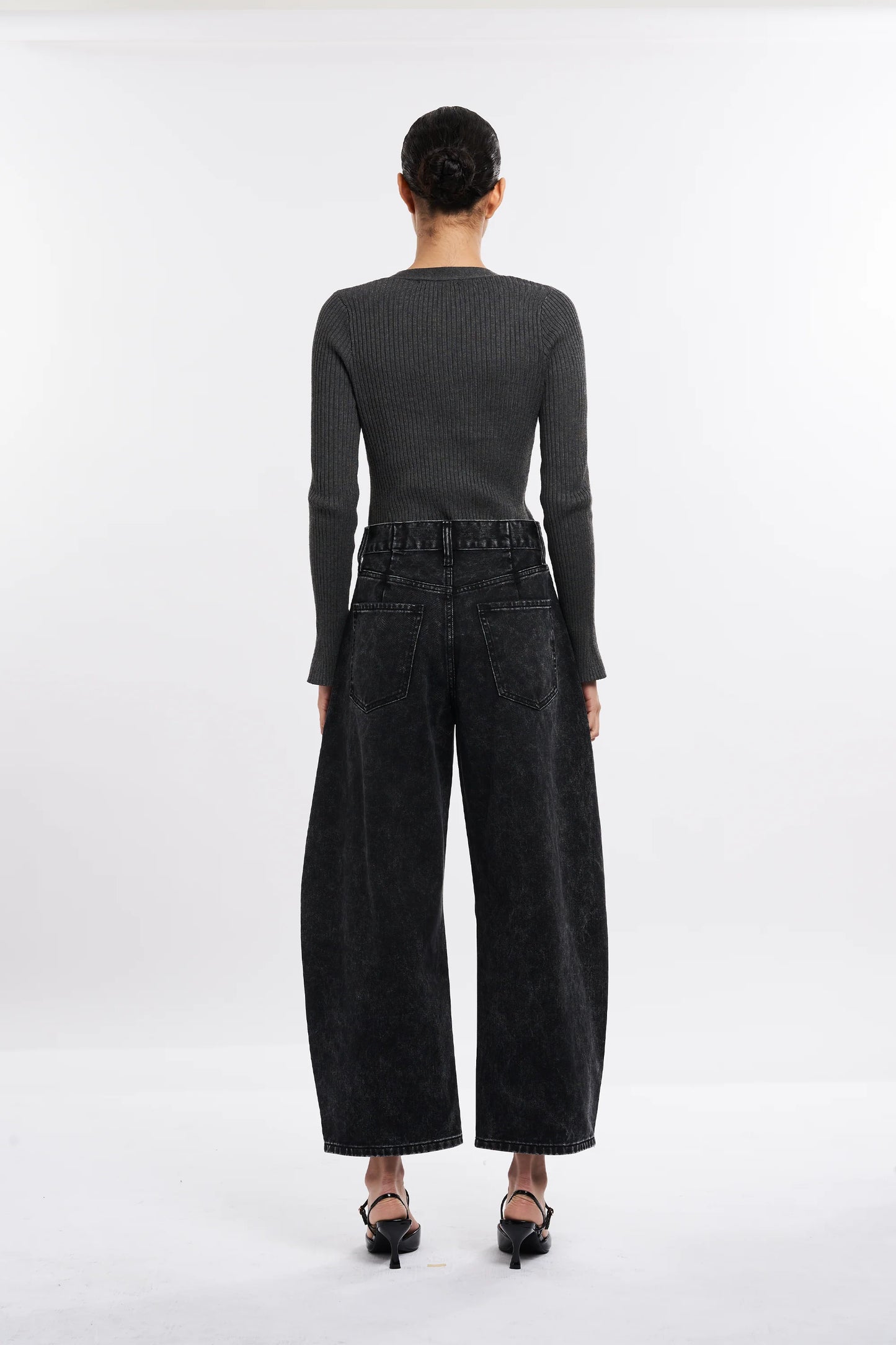 Bayeas Katia Tailored Barrel Leg Denim Jeans in Black