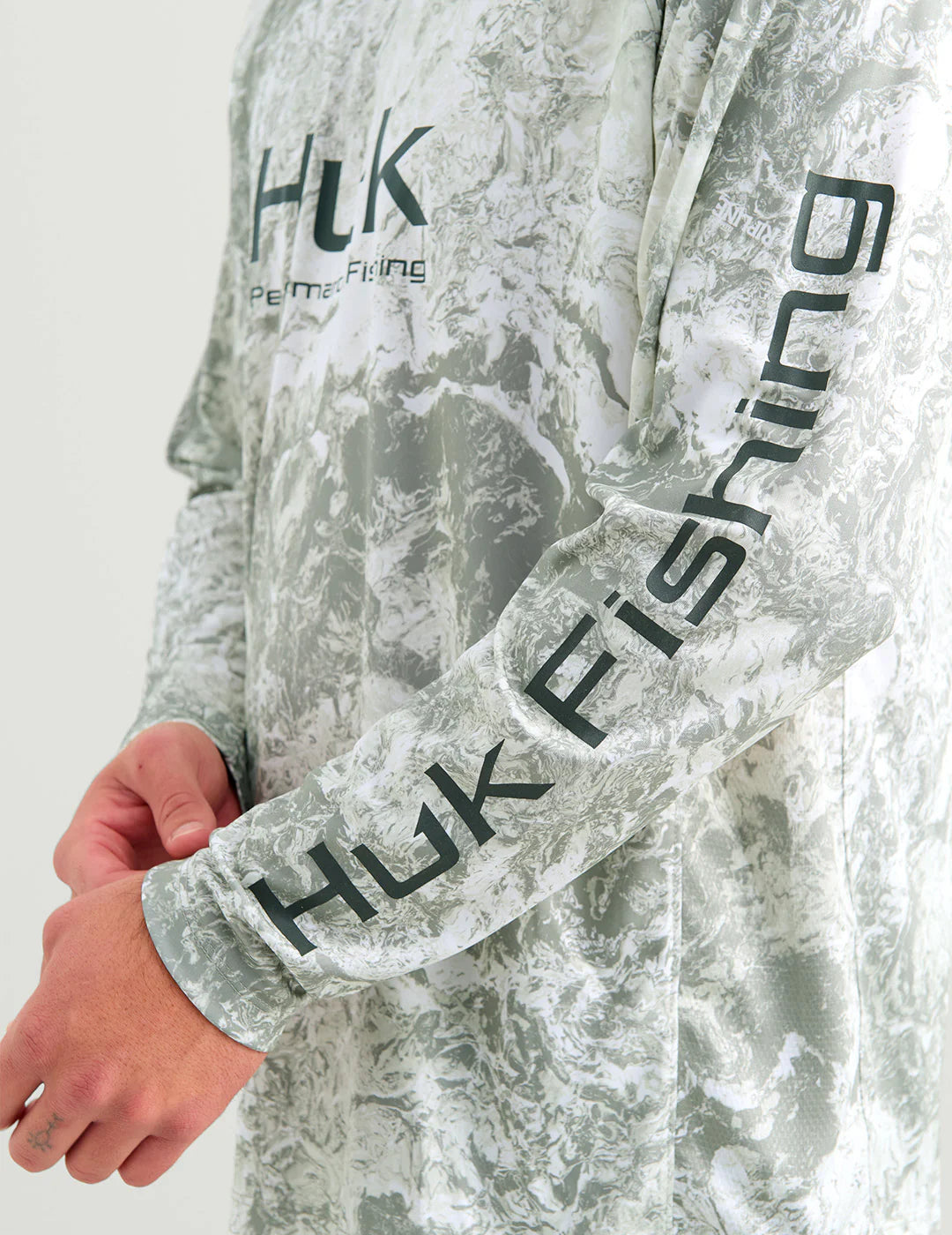 Huk Mossy Oak Pursuit Performance Crew in Mossy Oak Seagrass
