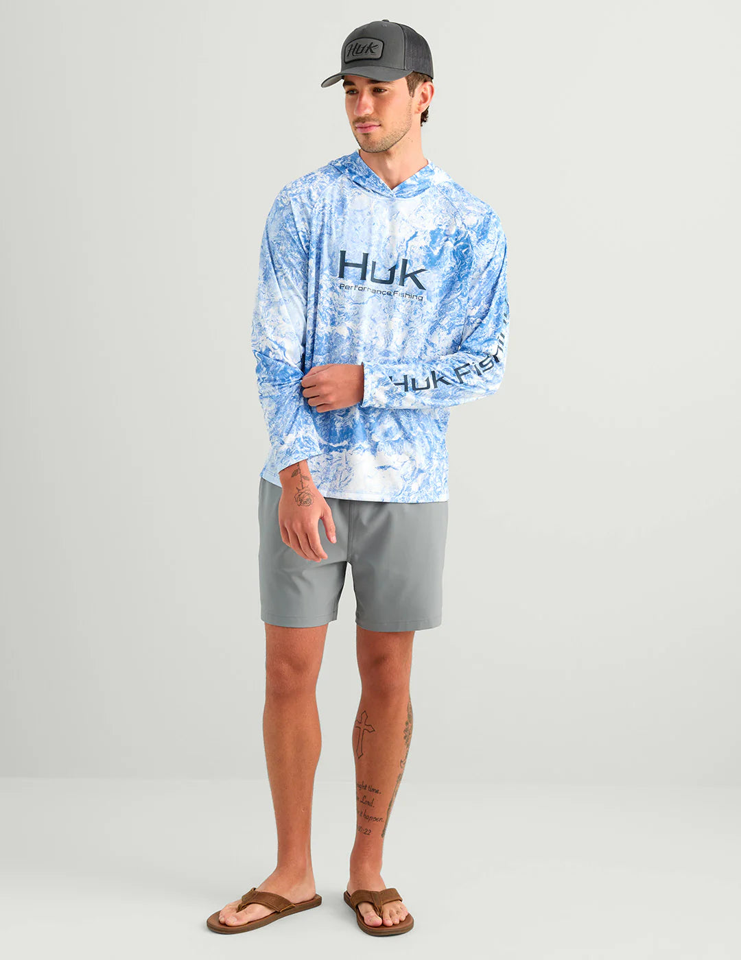 Huk Pursuit Performance Hoodie in Mossy Oak Regatta