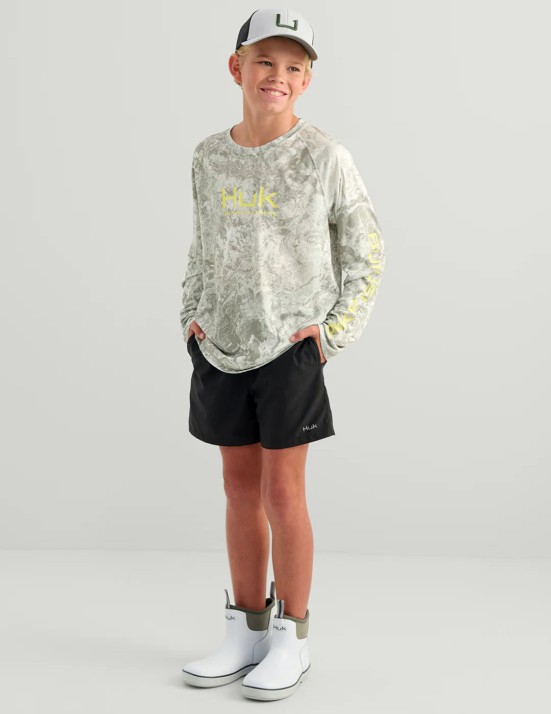 Huk Kids Pursuit Performance Crew in Mossy Oak Seagrass