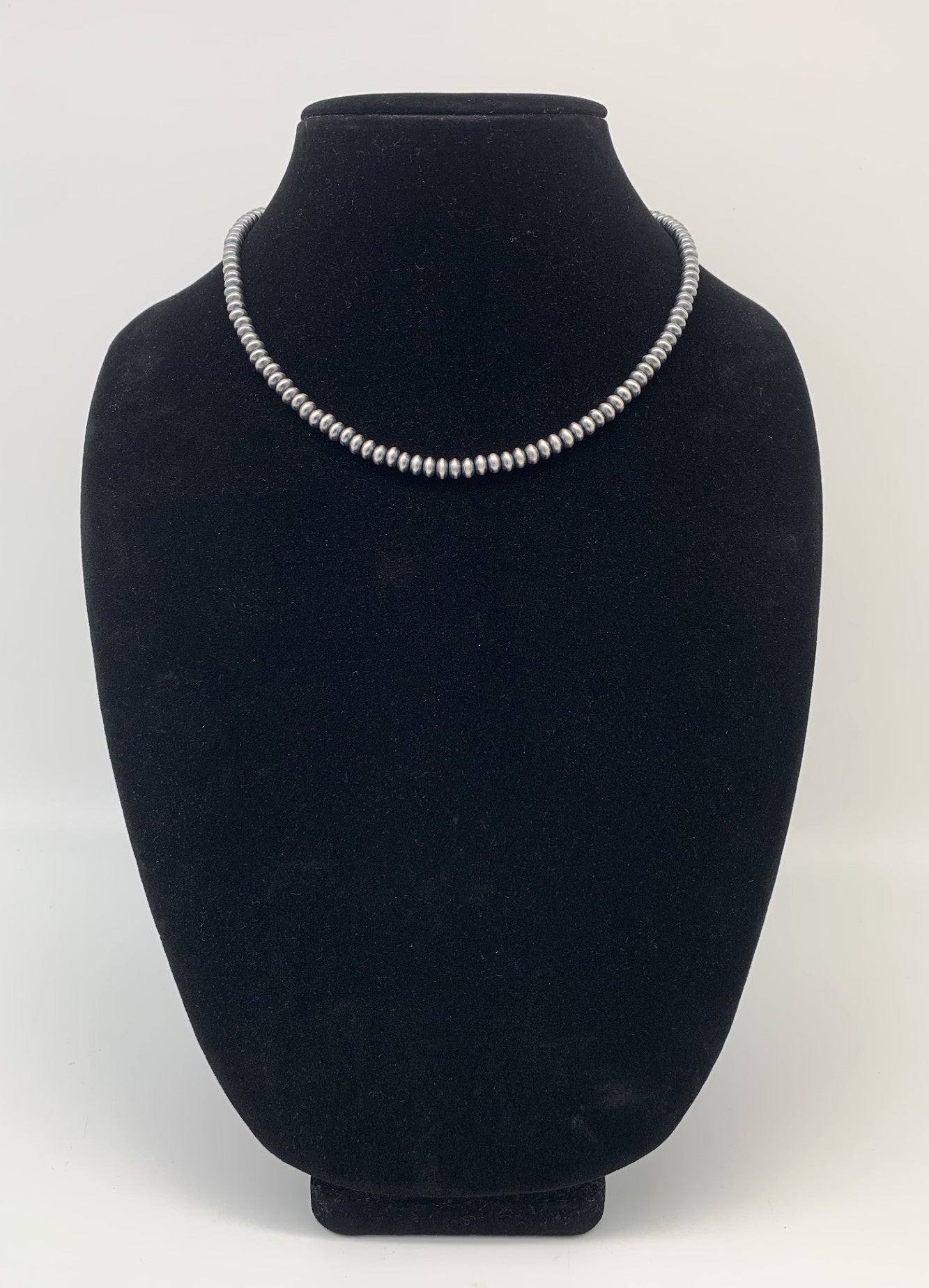 18" Navajo Pearl Necklace