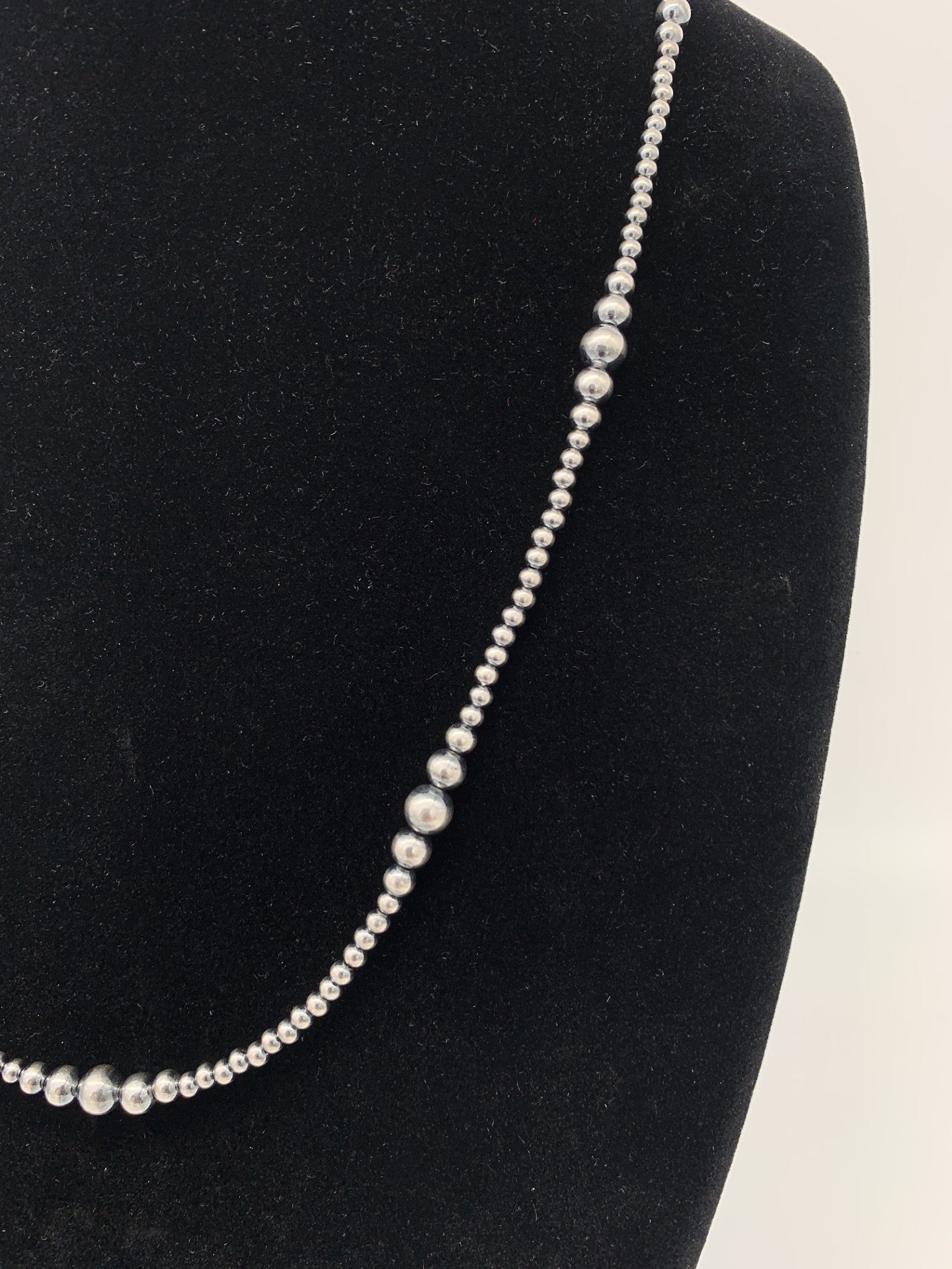 23" Multi-Size Navajo Pearl Necklace