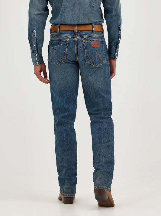 Wrangler Men's Retro Slim Fit Straight Leg Jean in Bozeman