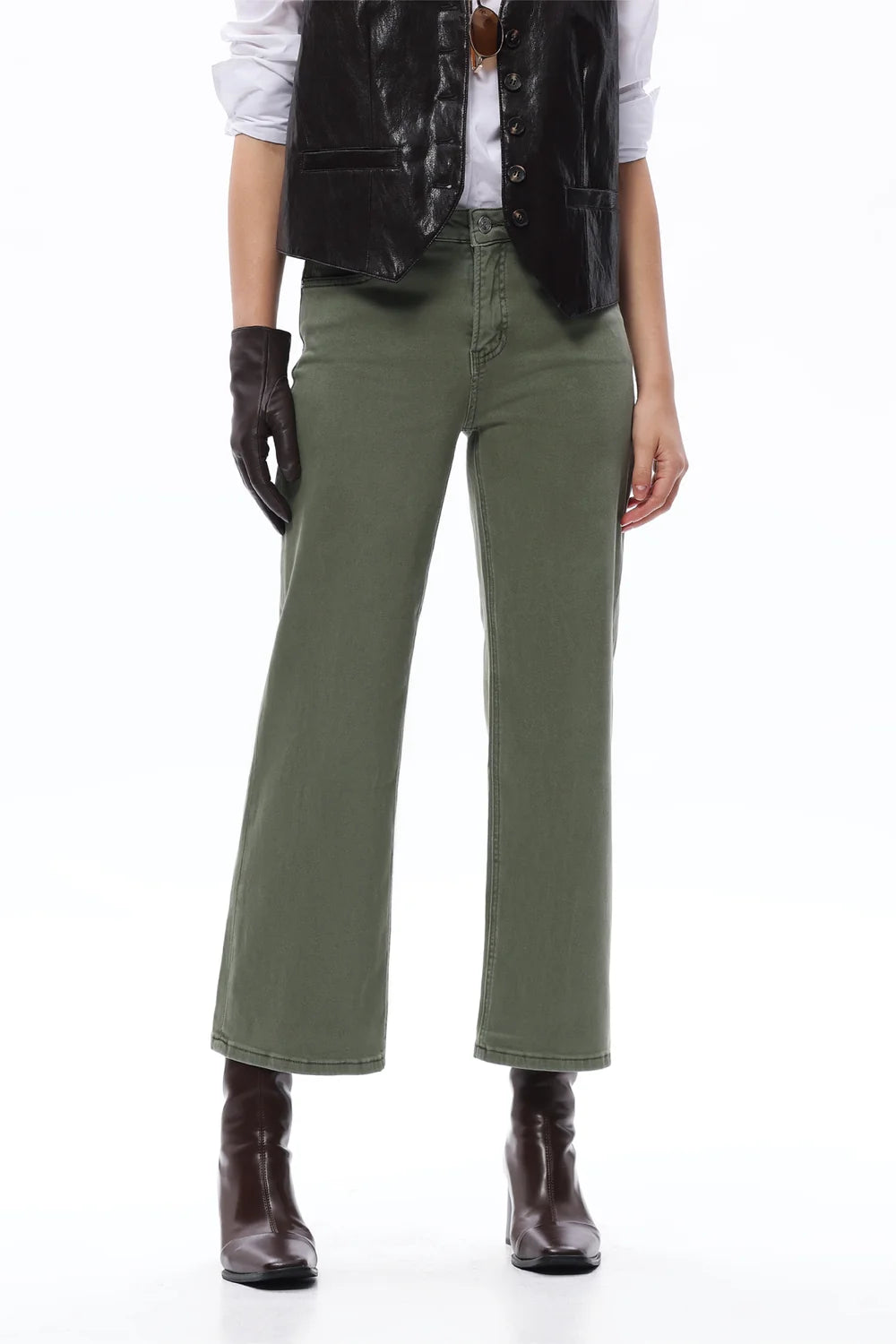 Bayeas Mid Rise Relaxed Cropped Straight Leg Pants in Green
