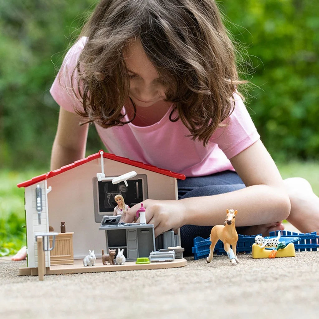 Schleich Veterinarian Practice with Pets