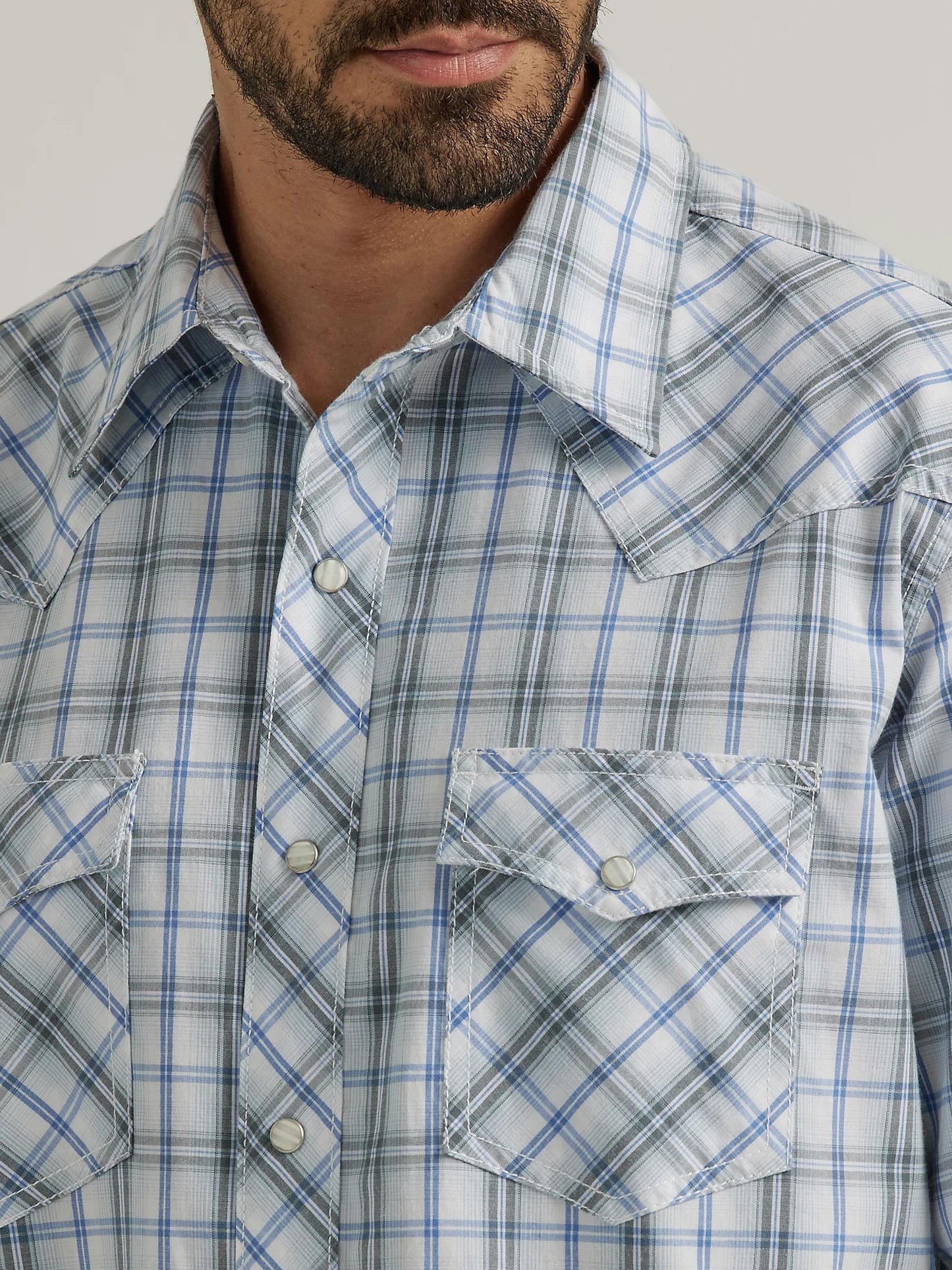 Wrangler Men's 20X Competition Advanced Comfort Two Pocket Western Snap Shirt in Sea Blue Plaid