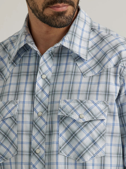 Wrangler Men's 20X Competition Advanced Comfort Two Pocket Western Snap Shirt in Sea Blue Plaid