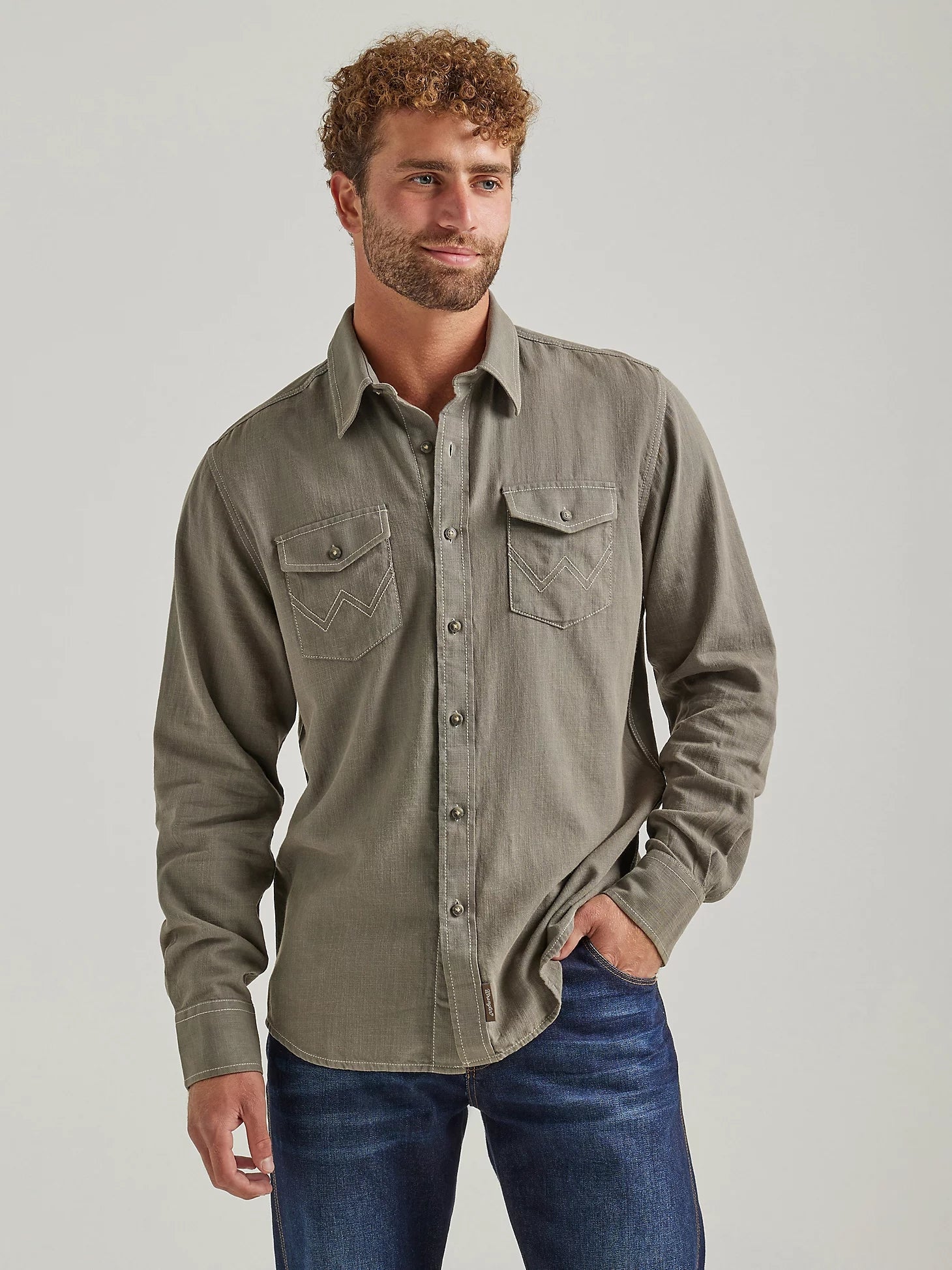 Wrangler Men's Retro Premium Button-Down Solid Shirt in Ash Grey