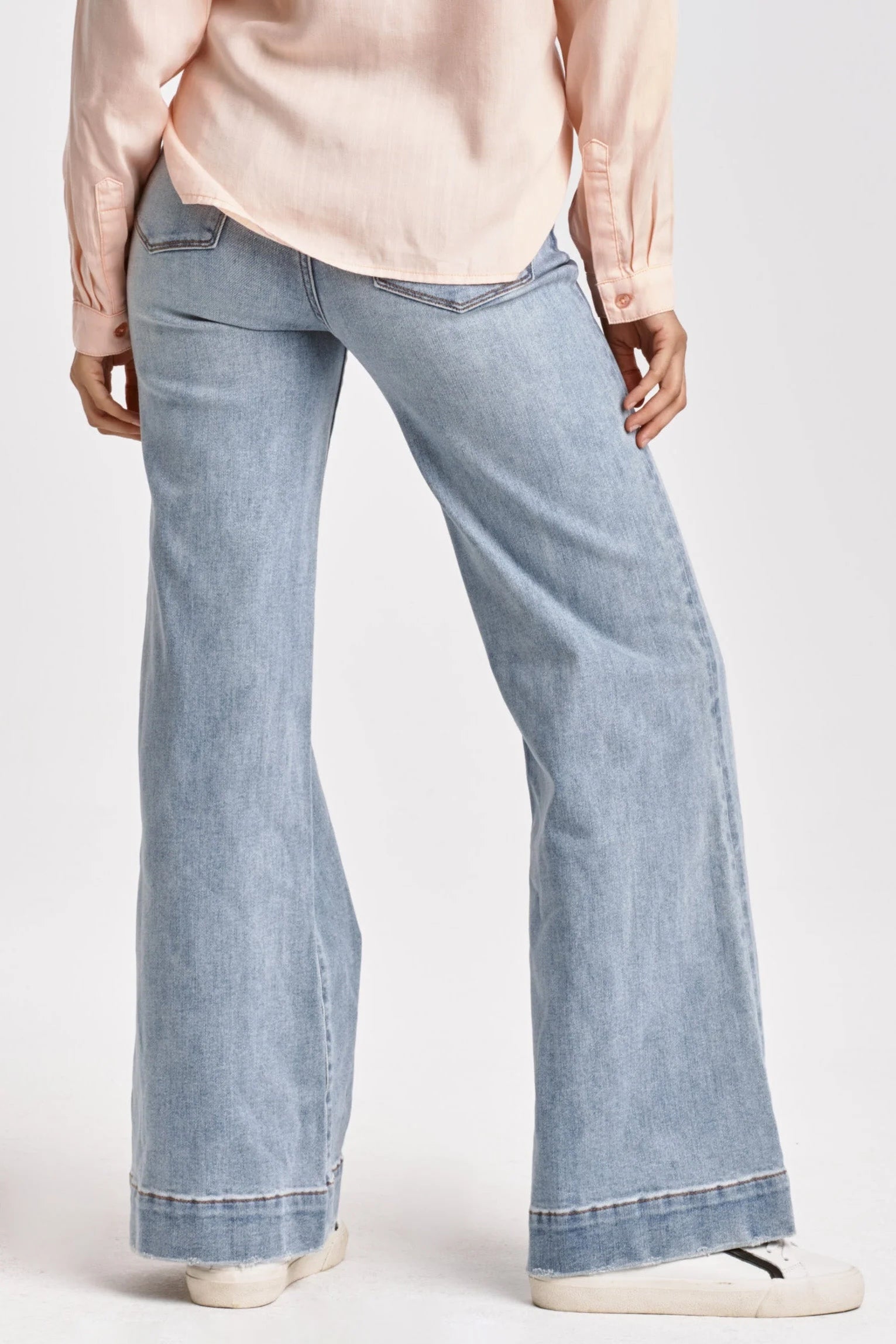 Dear John Fiona Mid Rise Wide Leg Jeans in Montilla