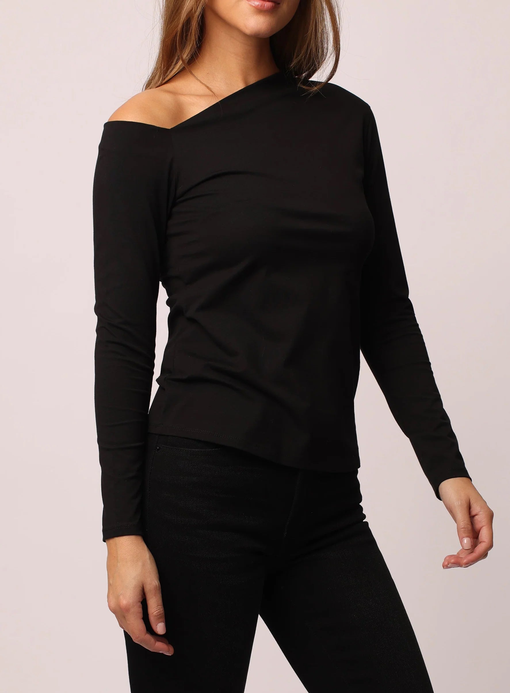 Honor Off the Shoulder Top in Black